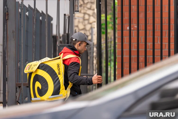 Фиксируется сезонный рост спроса на курьеров