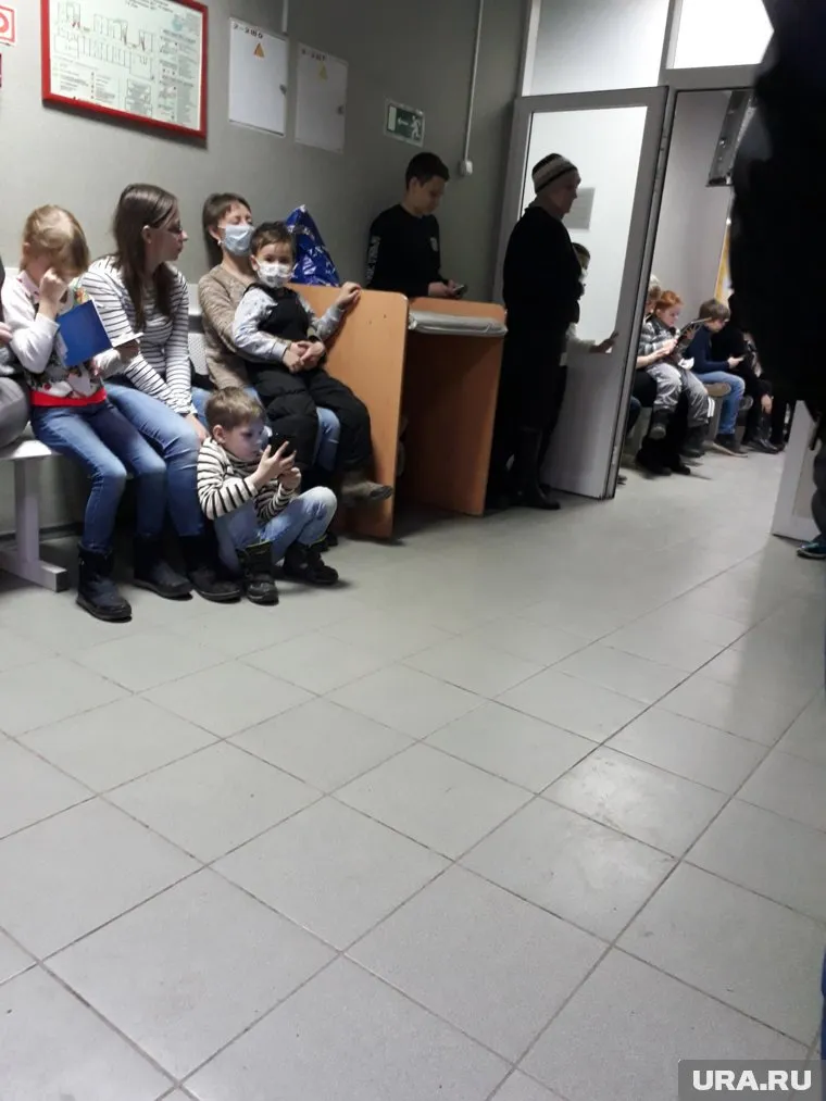 В тюменских поликлиниках многочасовые очереди