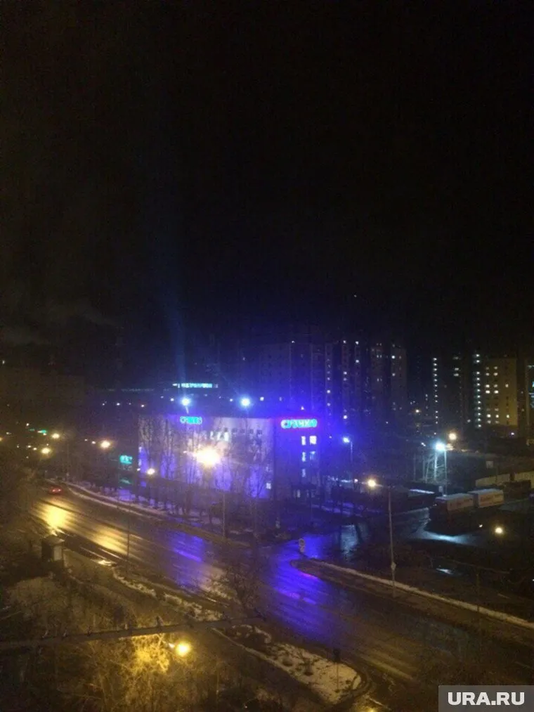 Прожекторы на одном из зданий перепугали впечатлительных тюменцев