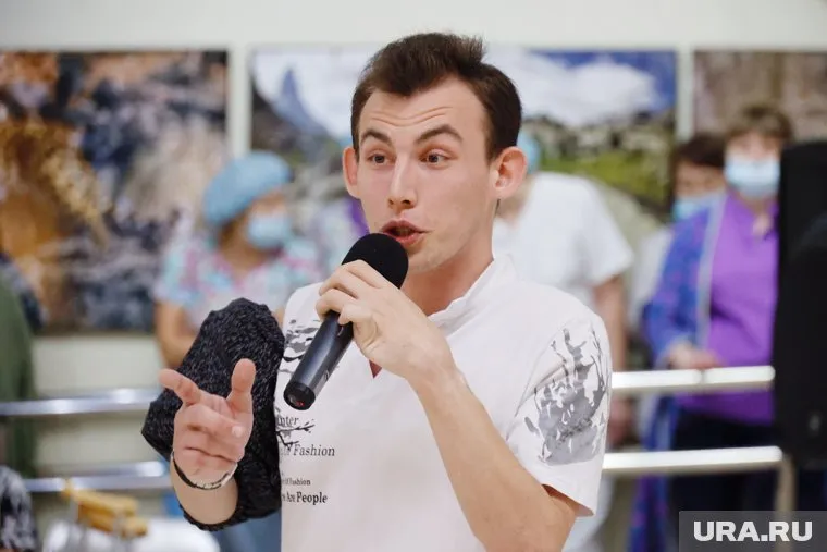 Владимир Искам порадовал пациентов Центра им. Илизарова концертом 