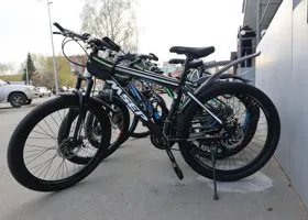 В ДНР грузовик врезался в колонну детей на велосипедах