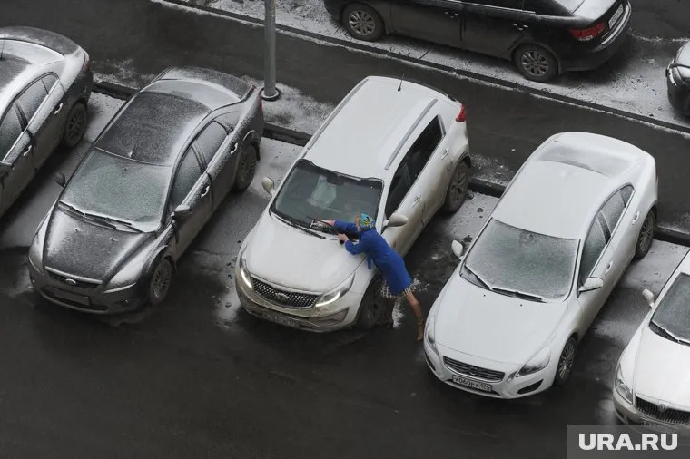 Граждане смогут жаловаться в приложении на неправильную парковку, сообщают Autonews