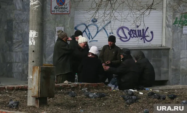 Неизвестные сдали в аренду чужую квартиру, а на полученные деньги распивают алкоголь (архивное фото)