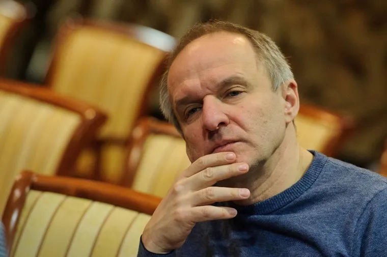 Выдача денег пайщикам "Бухты Квинс". Екатеринбург, шилиманов михаил