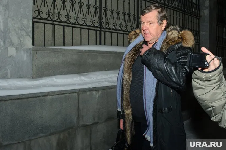 Следствие требует поместить его под домашний арест