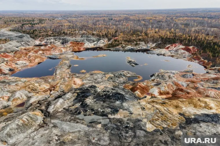 Согласно ресурсной сделки с Украиной, США будут получать до 50% доходов от минеральных ресурсов и других ресурсов, передают аналитики