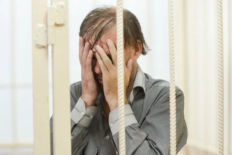 Мера пресечения Владимиру Ческидову обвиняемому в похищении, убийстве, изнасиловании, в суде Центрального района. Челябинск