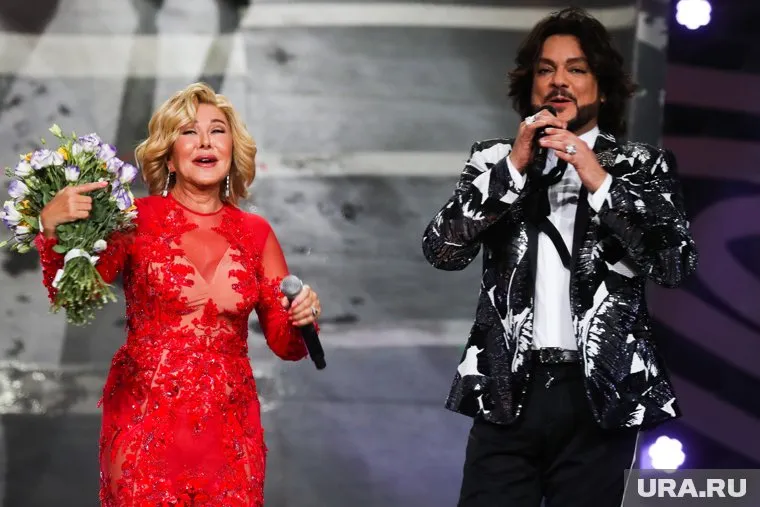 Суд взыскал с певицы Любови Успенской (слева) почти 280 тысяч рублей в пользу артиста Филиппа Киркорова.