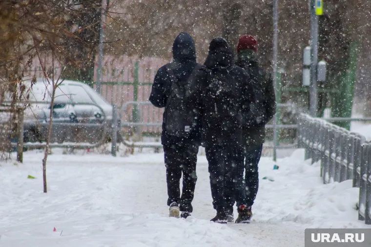 Предполагается, что родители подростков могут работать