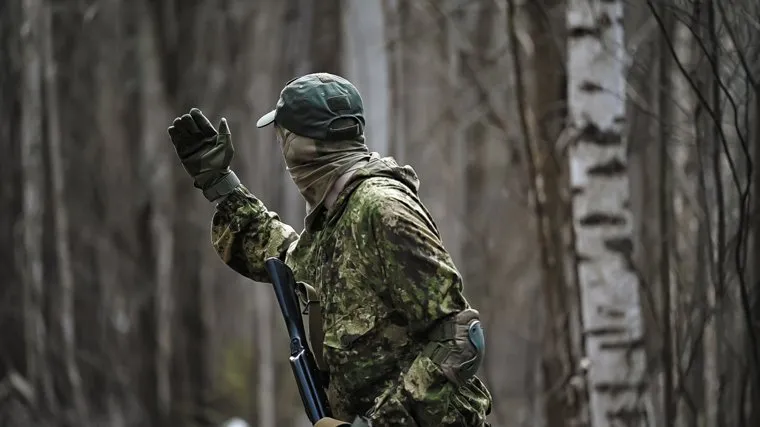 Военно-тактическая подготовка гражданского населения на полигоне. Пермь