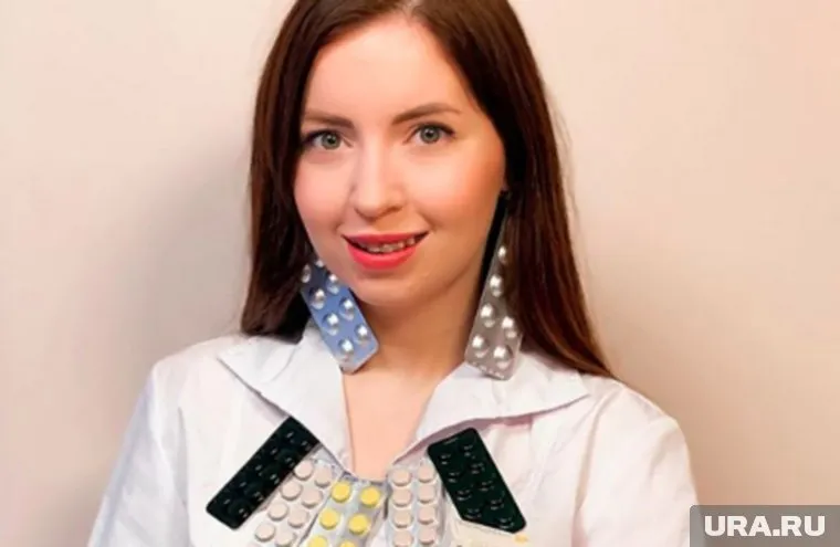 Увеличить грудь девушка мечтала с детства