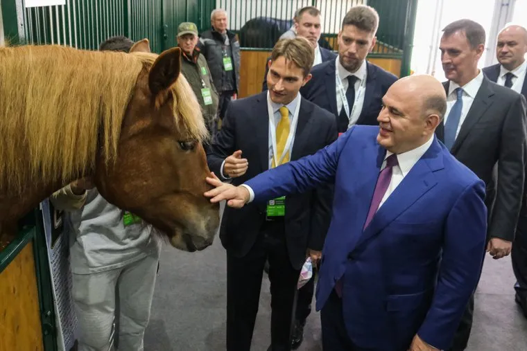 Михаил Мишустин посетил агропромышленную выставку "Золотая осень". Москва 