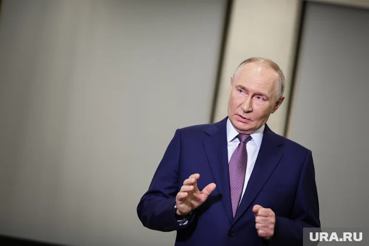 Путин поздравил Токаева с национальным праздником Дня Республики