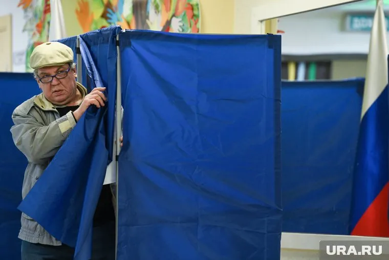 Жители ХМАО с утра активно голосуют на избирательных участках