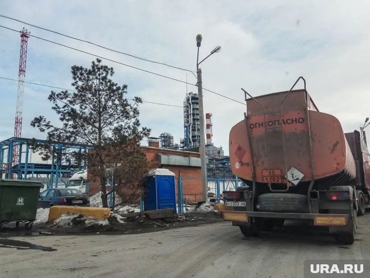 На Антипинском НПЗ больше не принимают нефть на переработку