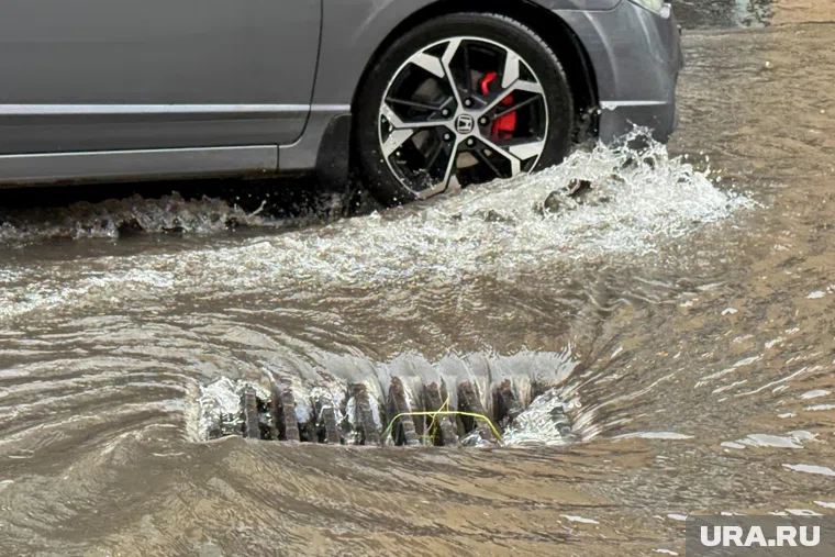 Из-за дождя Тюмень топит еще с ночи