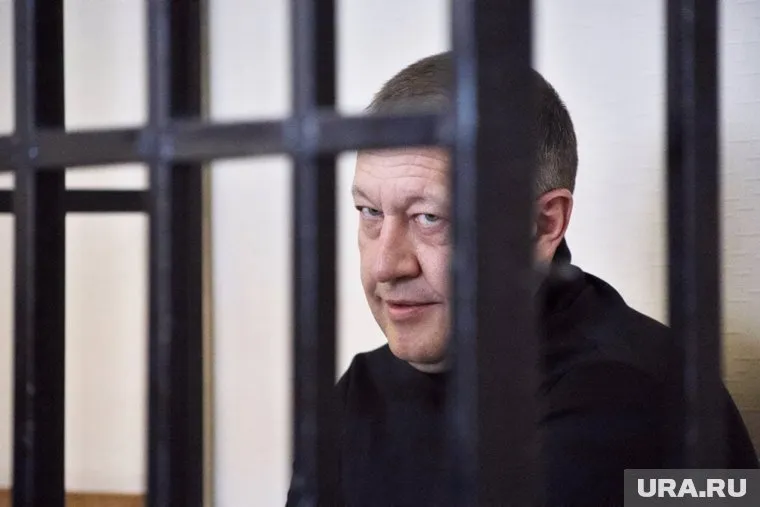 Несмотря на доводы Сергея Пугина, суд оставил его за решеткой, смягчив приговор