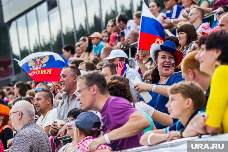 Глава Минспорта переложил вину на болельщиков