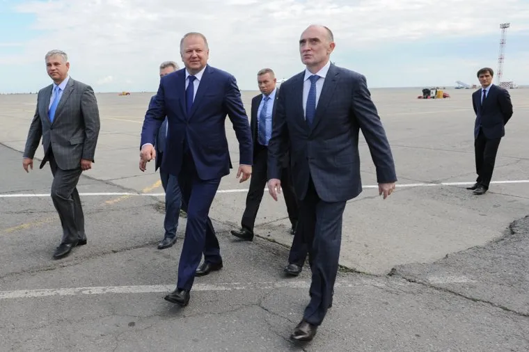 Осмотр полпредом президента Николаем Цукановым стройки в Челябинском аэропорту и строительство конгресс-холла Таганай. Челябинск, коньков юрий, дубровский борис, гаттаров руслан, цуканов николай