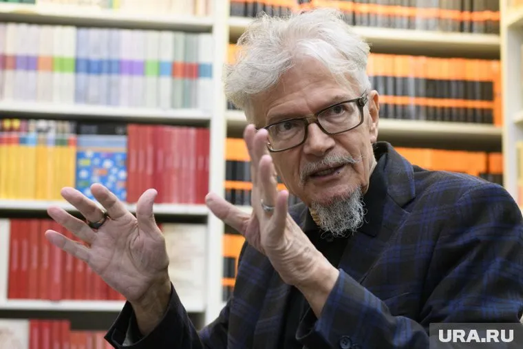 Скандальный писатель-экстремист прибыл на Урал