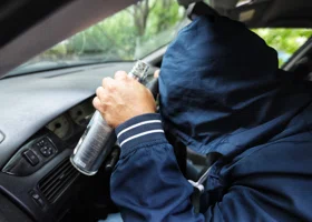 Пьяный водитель смог вернуть права из-за одной формальности