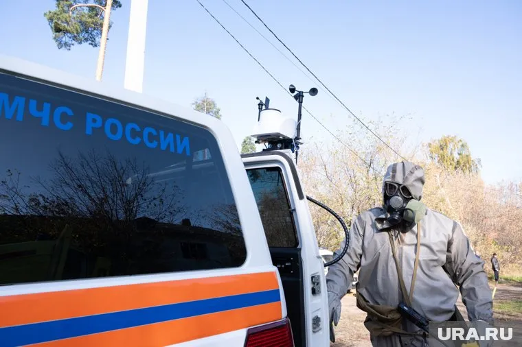 В микрорайоне Салтыковка горит помещение на 400 квадратах, сообщили в МЧС