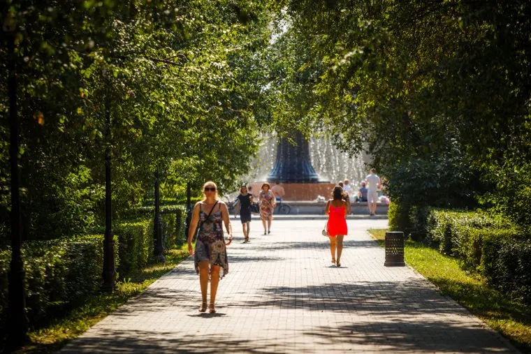 Жара в Екатеринбурге. Фонтан в дендропарке и Плотинка