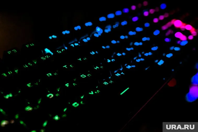 На написание песни и съемки клипа музыканта вдохновила цитата губернатора Моора о президенте «Человек, который изменил все»