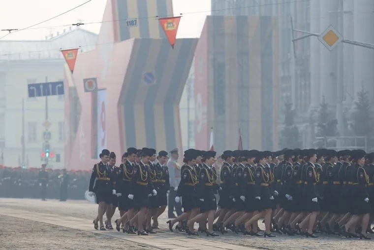 Парад Победы. Точка у сквера. Екатеринбург