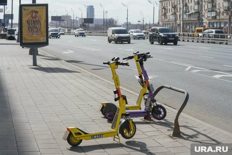 В Москве работает новая система проката самокатов