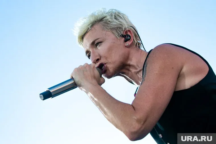 Диана Арбенина встретилась с активистами Комитета семей воинов Отечества в Новосибирске