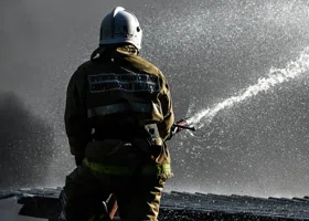 На Ямале выбрали лучшего пожарного 2025 года