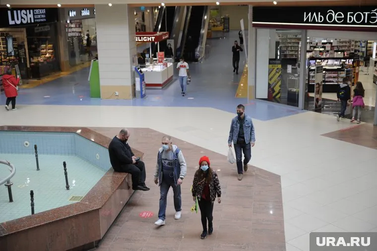 С 25 июня в Тюменской области открылись ТРЦ