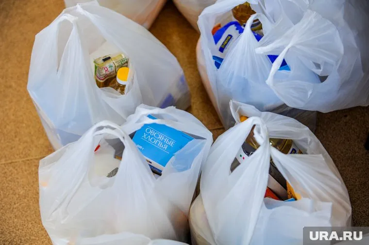 Продуктовые наборы раздавали школьникам Ямала в период всеобщего дистанта