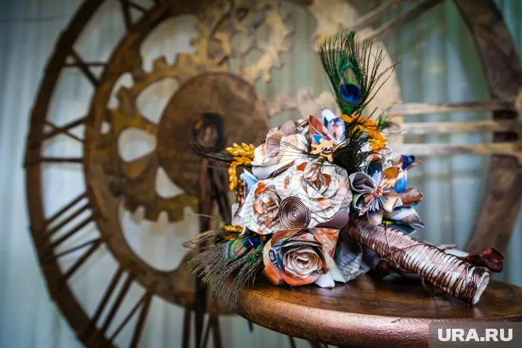 При выборе свадебного букета нужно ориентироваться на образ невесты