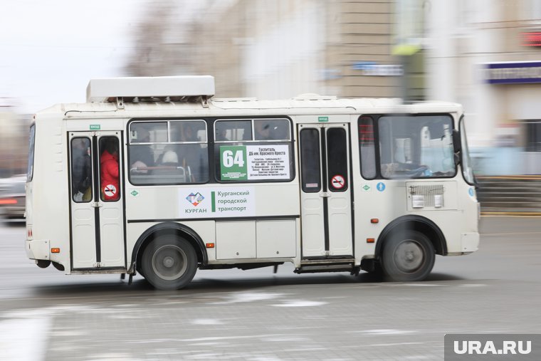 Курганцы пожаловались на тесноту и духоту в маршрутных автобусах