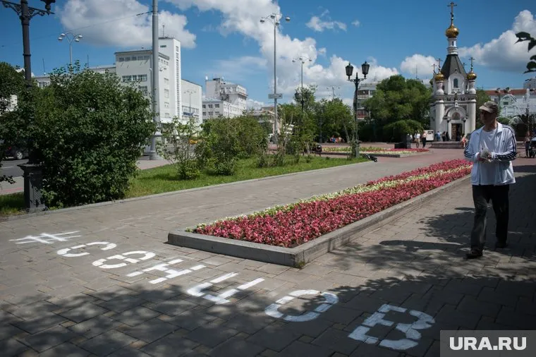 Надписи можно увидеть в разных уголках уральской столицы