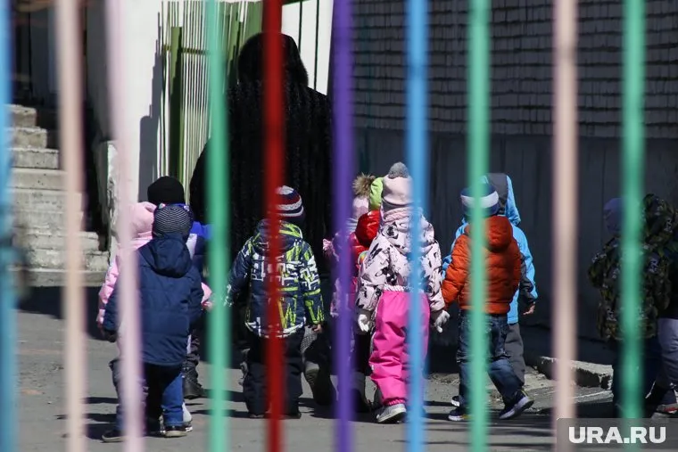 Ребенка заметила жительница дома, где находится детсад