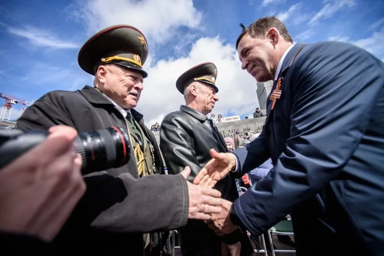 Военный парад в честь Дня Победы на площади 1905 года. Екатеринбург 