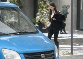 Свердловчанам пообещали теплую погоду с мокрым снегом