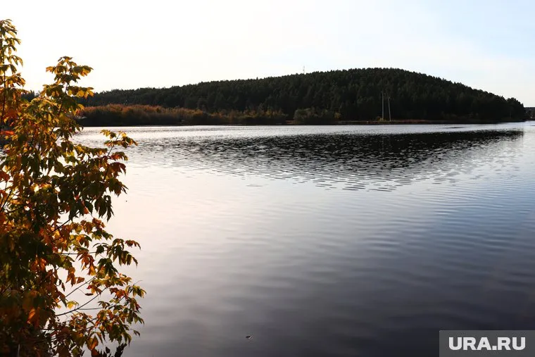 Усадьба расположена вблизи реки Сысерть
