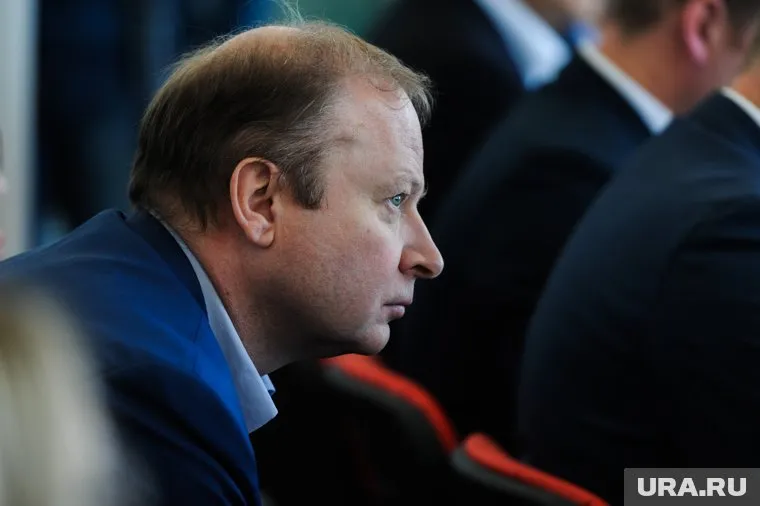 Лидер свердловских единороссов Виктор Шептий провел в заксо своего кандидата