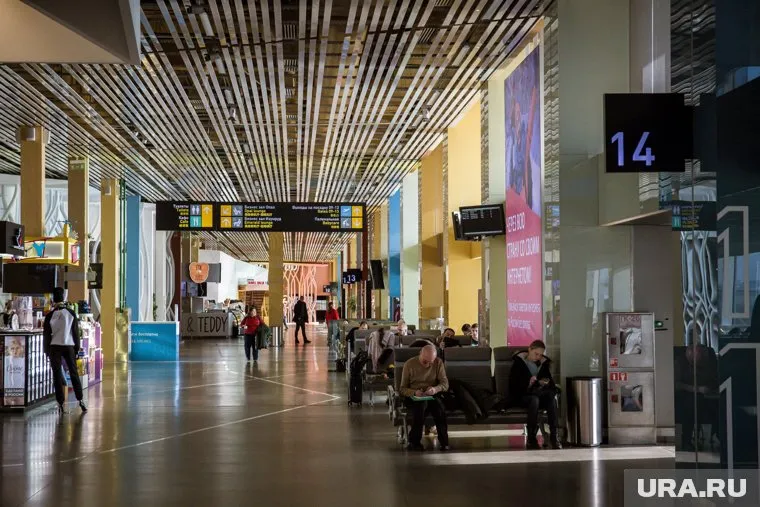 Парламентарии признали, что запрет курилок в аэропортах оказался неэффективным