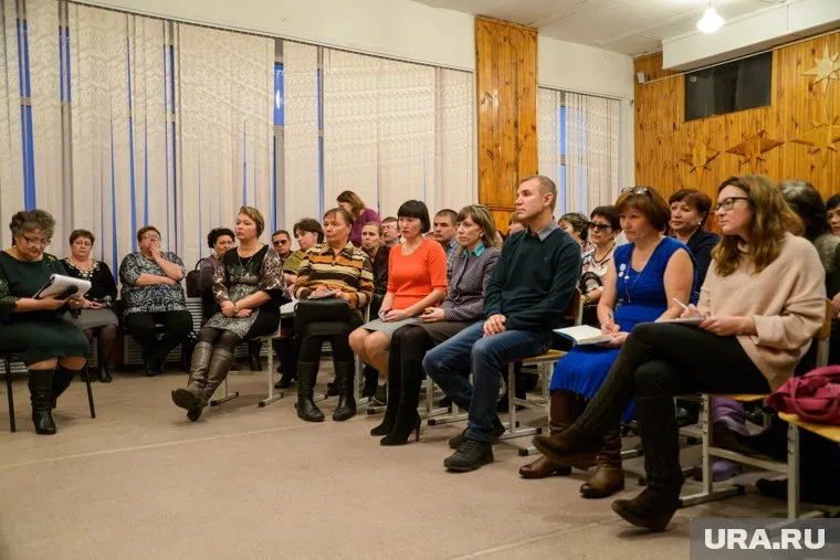 Учителей Звериноголовской школы предупредят об изменении условий труда