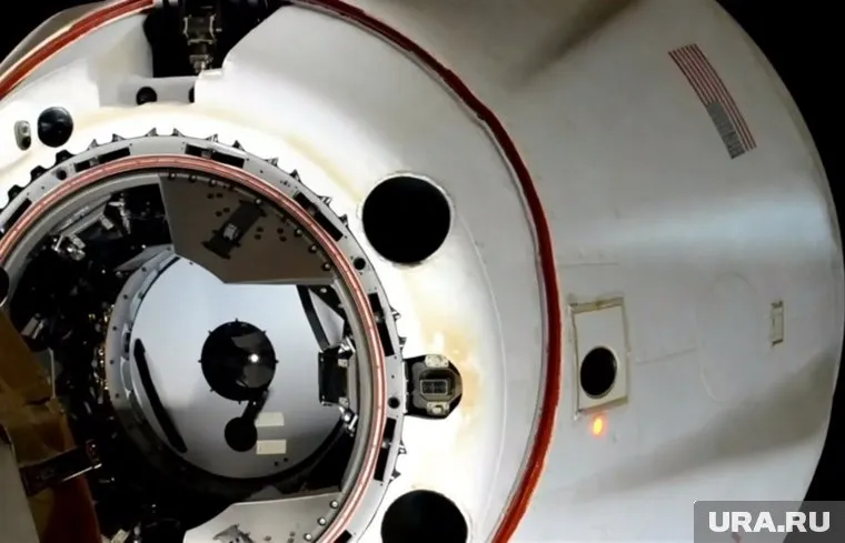 Космический корабль Crew Dragon прибыл на МКС