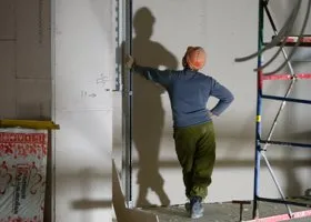 Крупный застройщик из ХМАО объявил о массовом сокращении рабочих