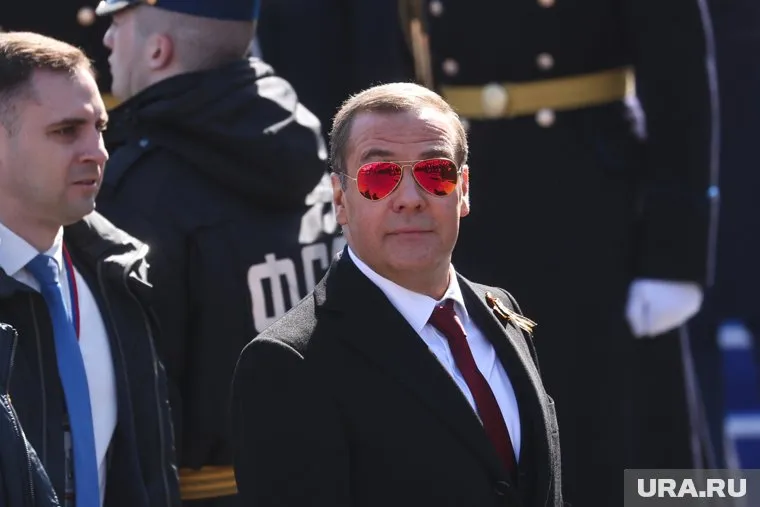 Россия изменилась после начала спецоперации, отметил Дмитрий Медведев