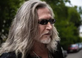 Джигурда поздравит любимую с 8 марта матом