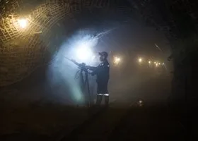 В свердловской шахте произошел обвал, погиб рабочий: главное о ЧП