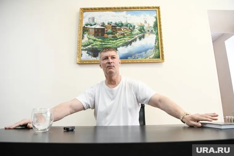 Евгений Ройзман собрал пресс-конференцию, чтобы заявить, что не идет в Госдуму. Начало кампании?